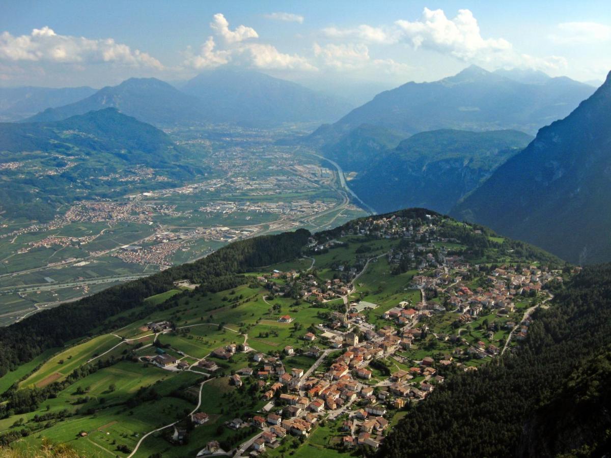 Agriturismo Florandonole Fai della Paganella Luaran gambar